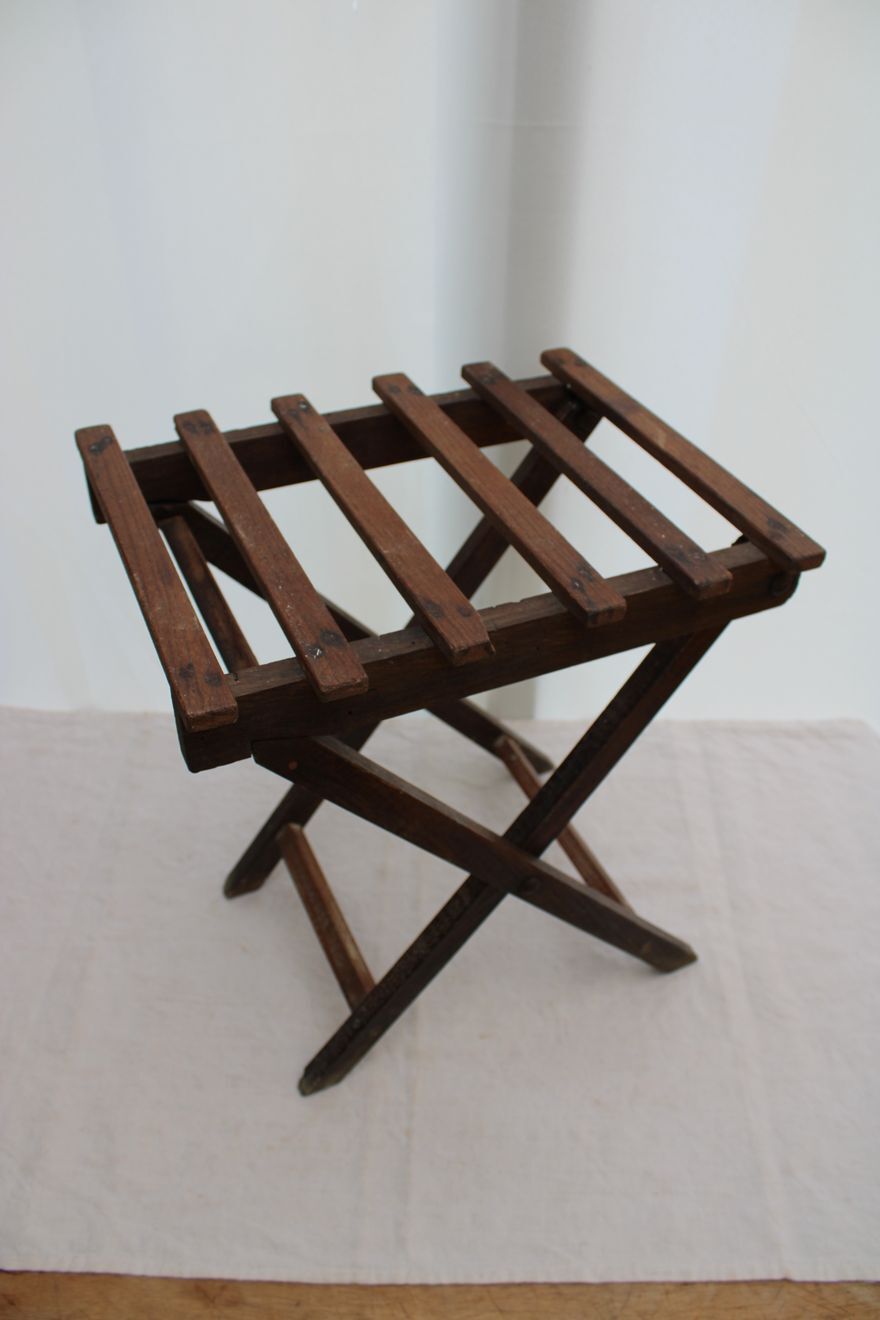 Folding tabouret