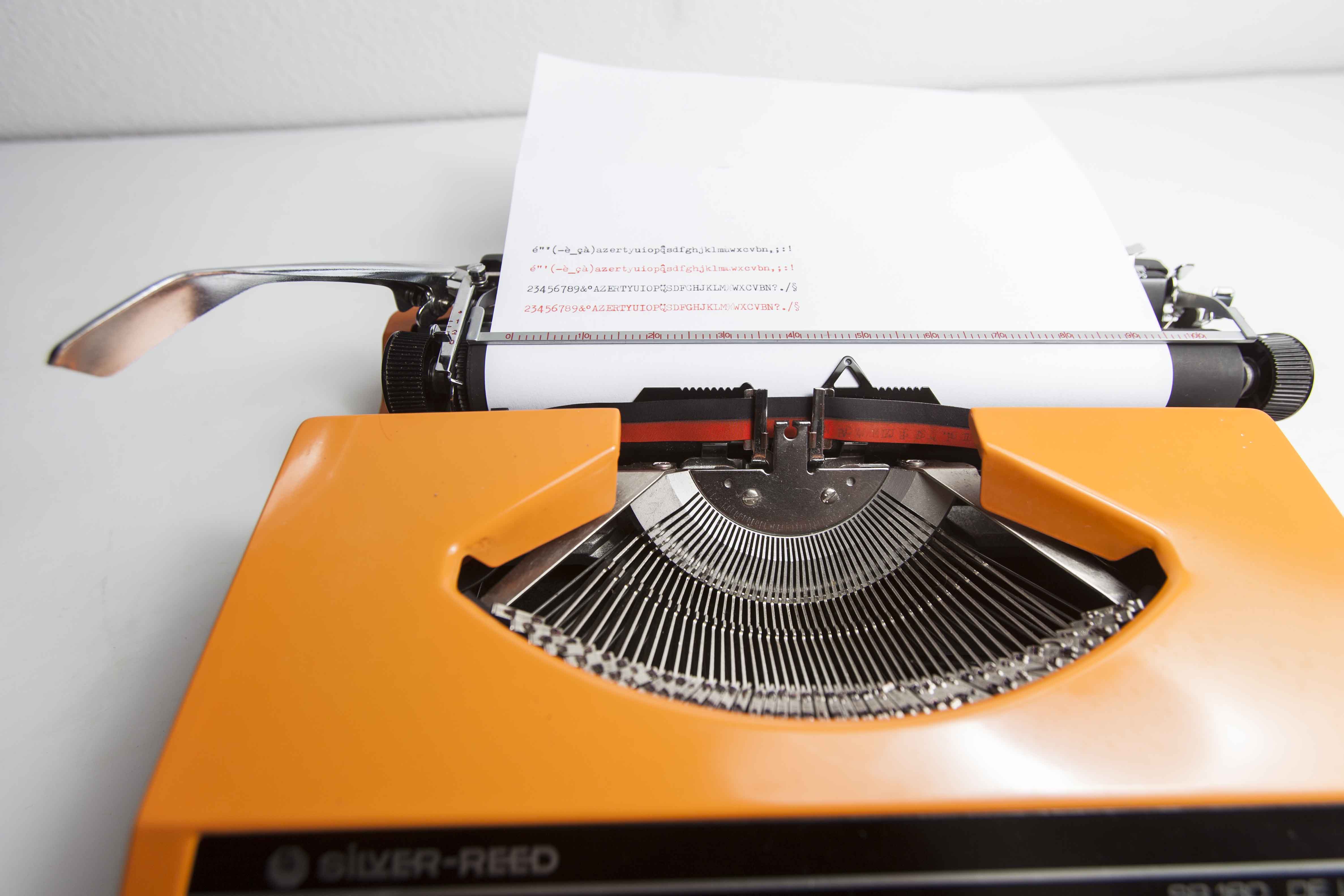 Silver Reed Sr 180 revised Luxury Typewriter and New Ribbon