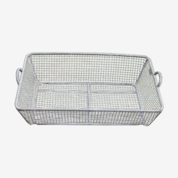 Basket of mesh galvanized iron