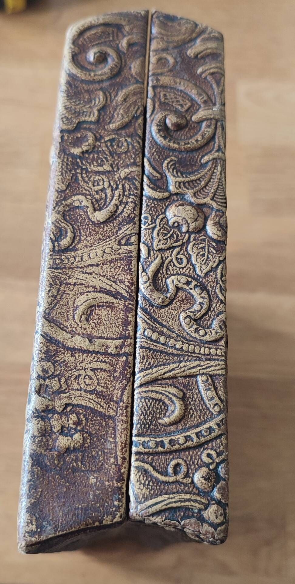 Vintage leather embossed cigar and cigarette box – Mythology theme