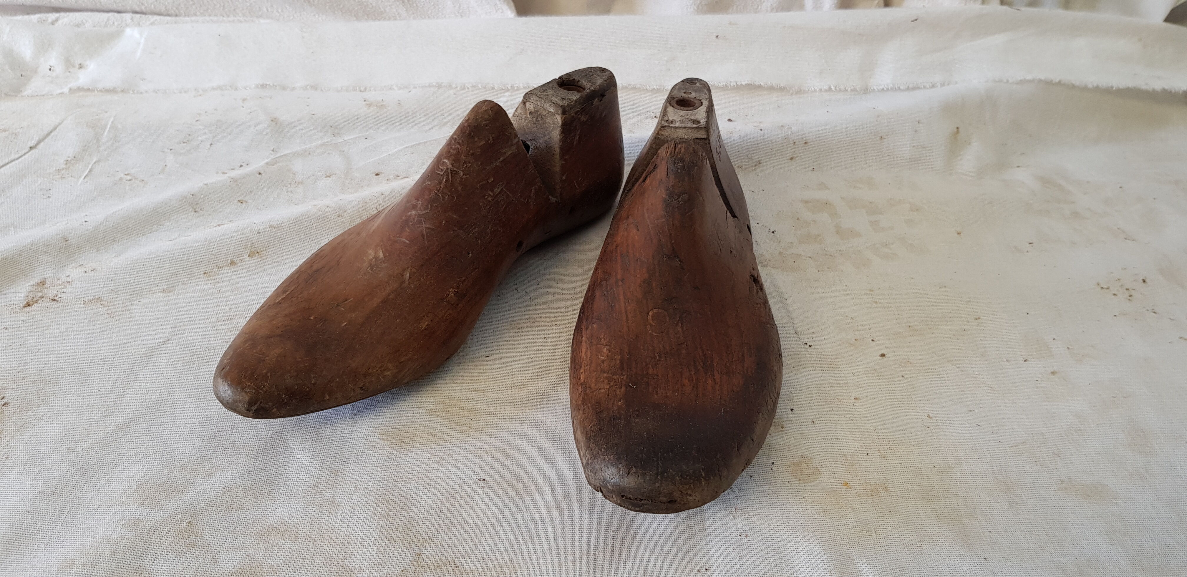 Former mold manufacturing of shoes