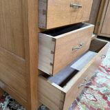 Armoire, penderie en chêne massif époque 1950-1960