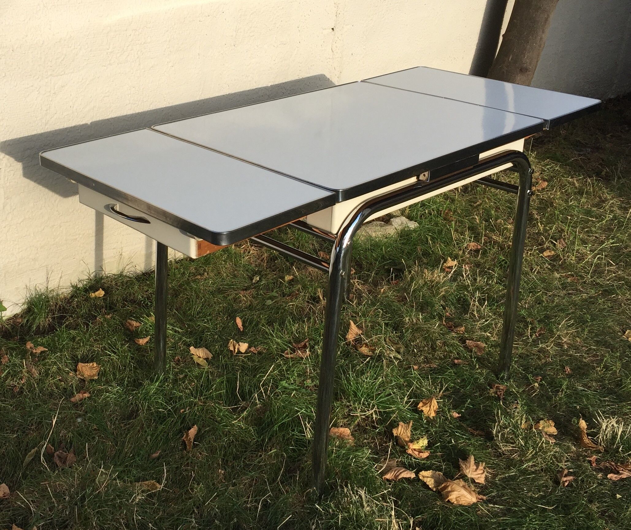 White vintage formica table 60s