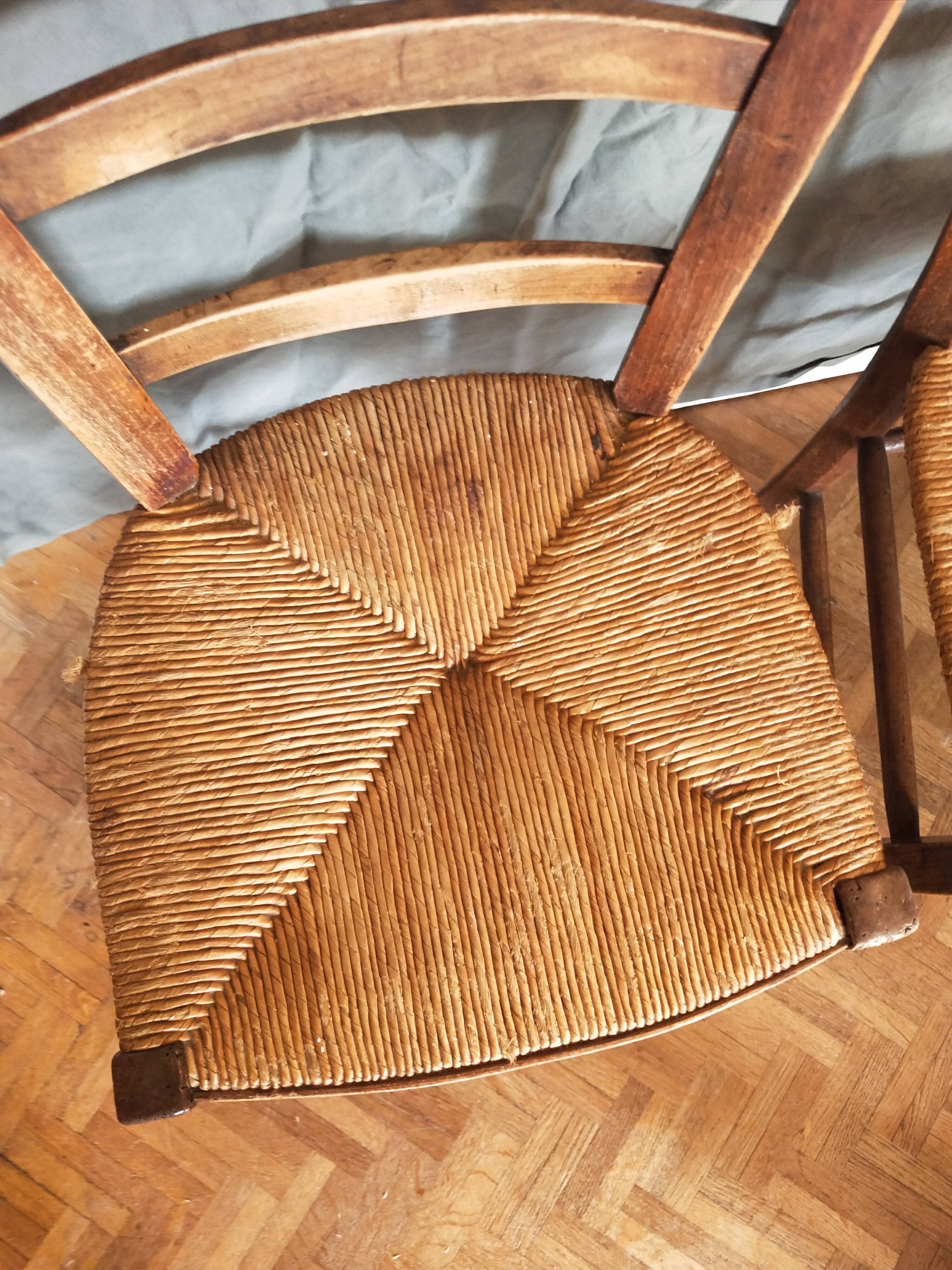 Lot of 2 mulched chairs