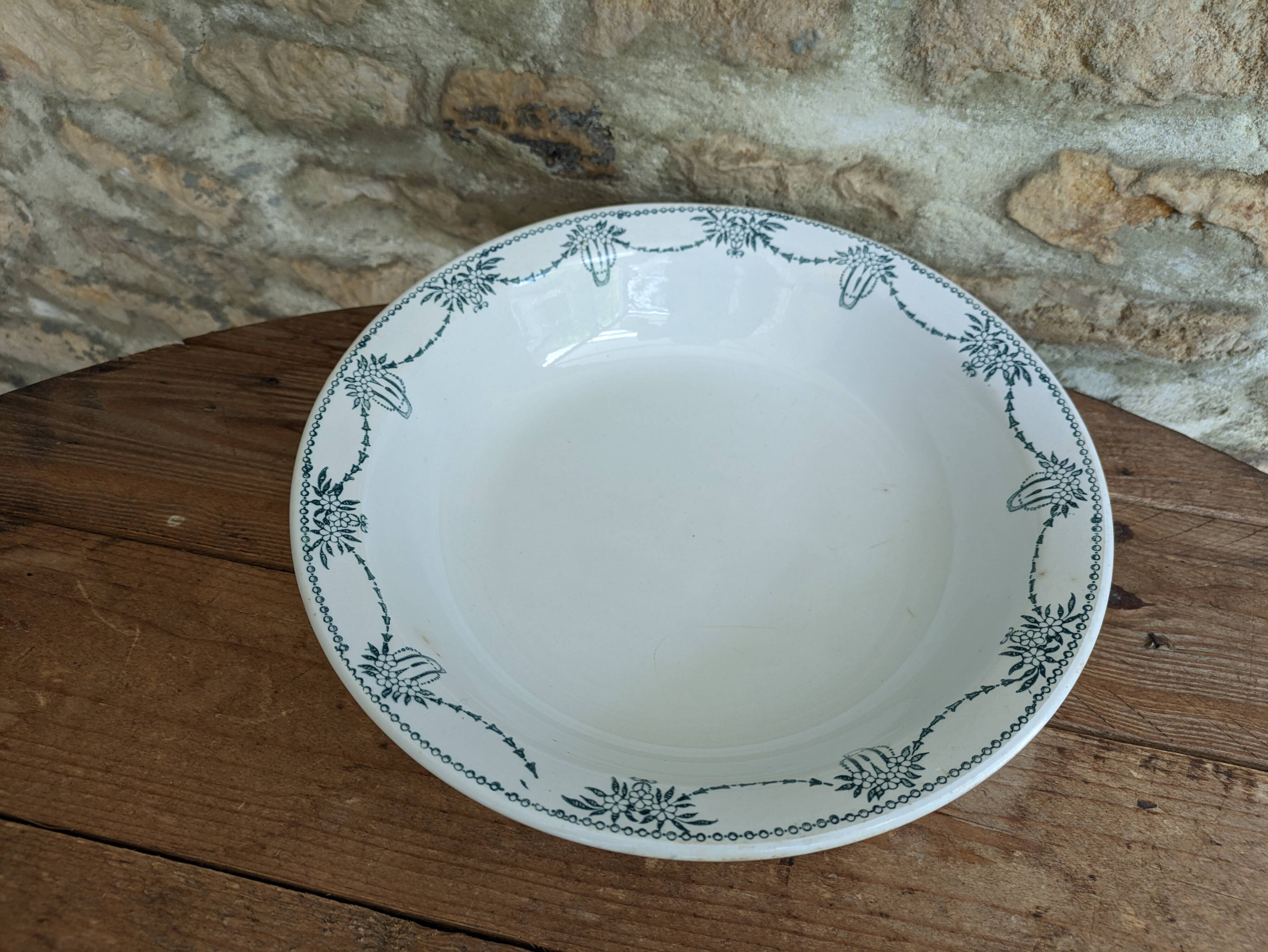 Ancien plat de service creux en céramique Moulin des loups & Hamage modèle Graciela
