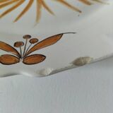 Antique Moustiers style plate, Museums of France edition