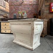 Patinated counter from the 19th century