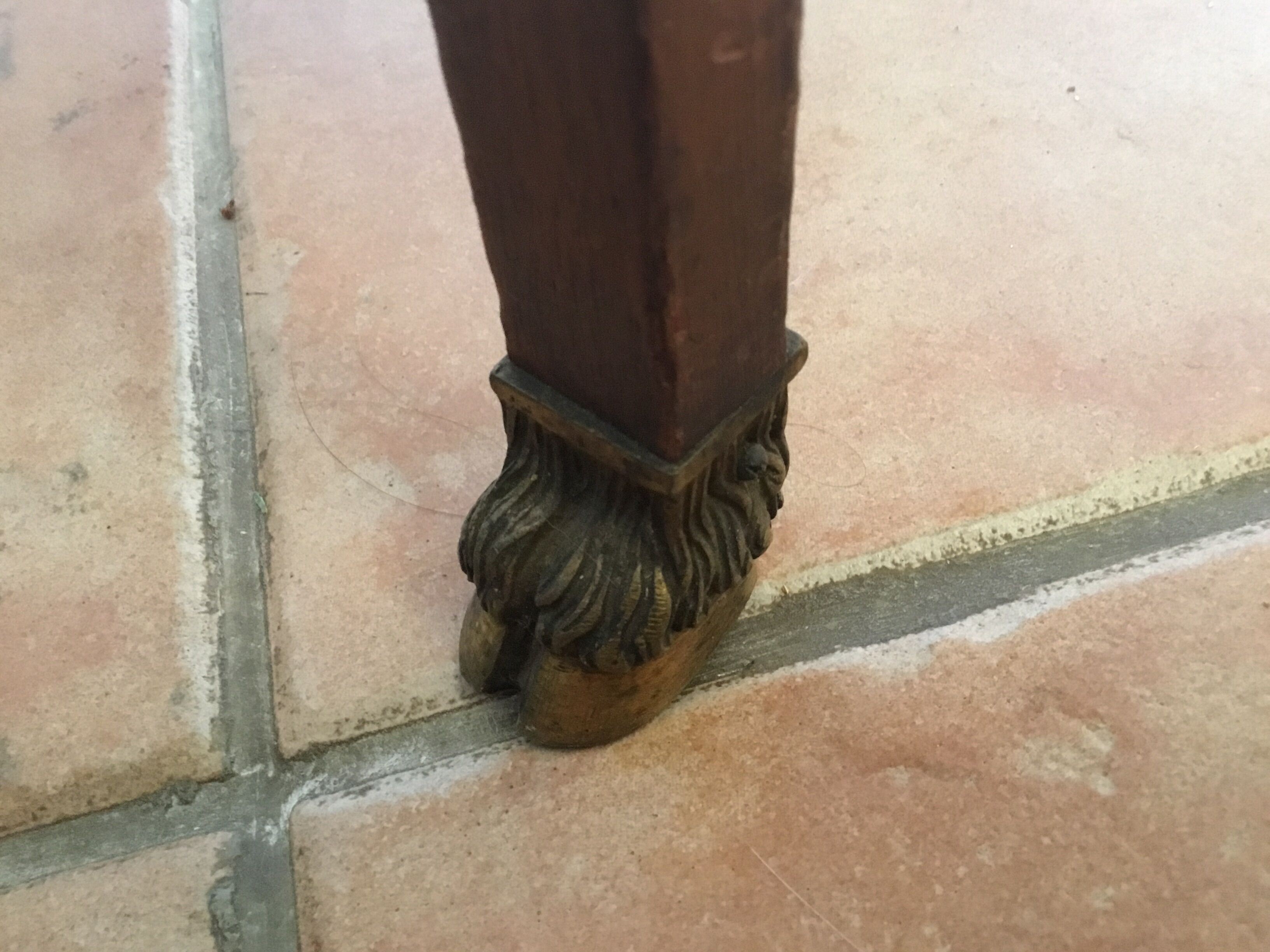 Healing-Lampadaire Side table decoration in bronze head and feet of goats
