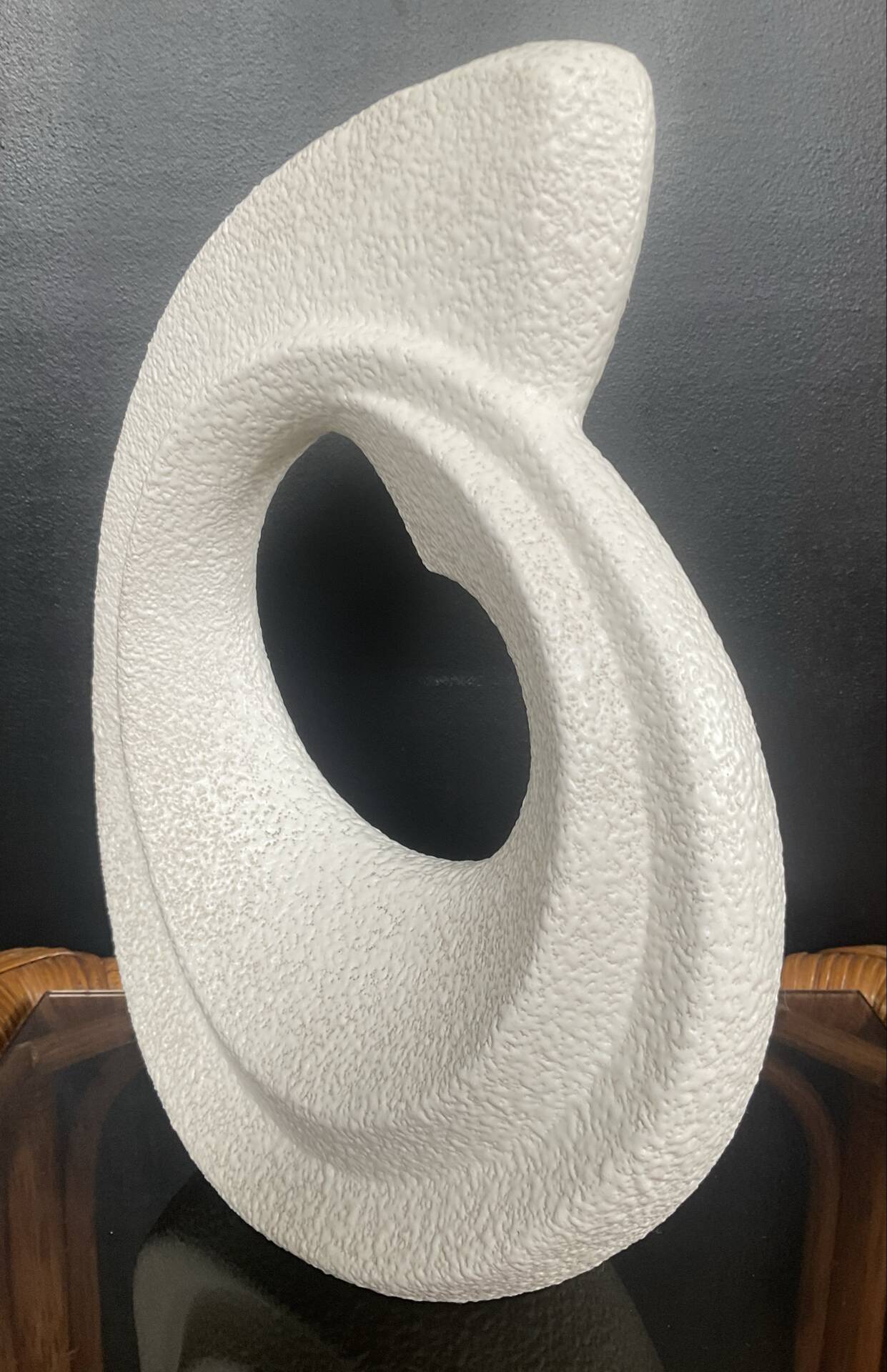 Sculptural vase by Roberto Rigon from the 1970s, signed.