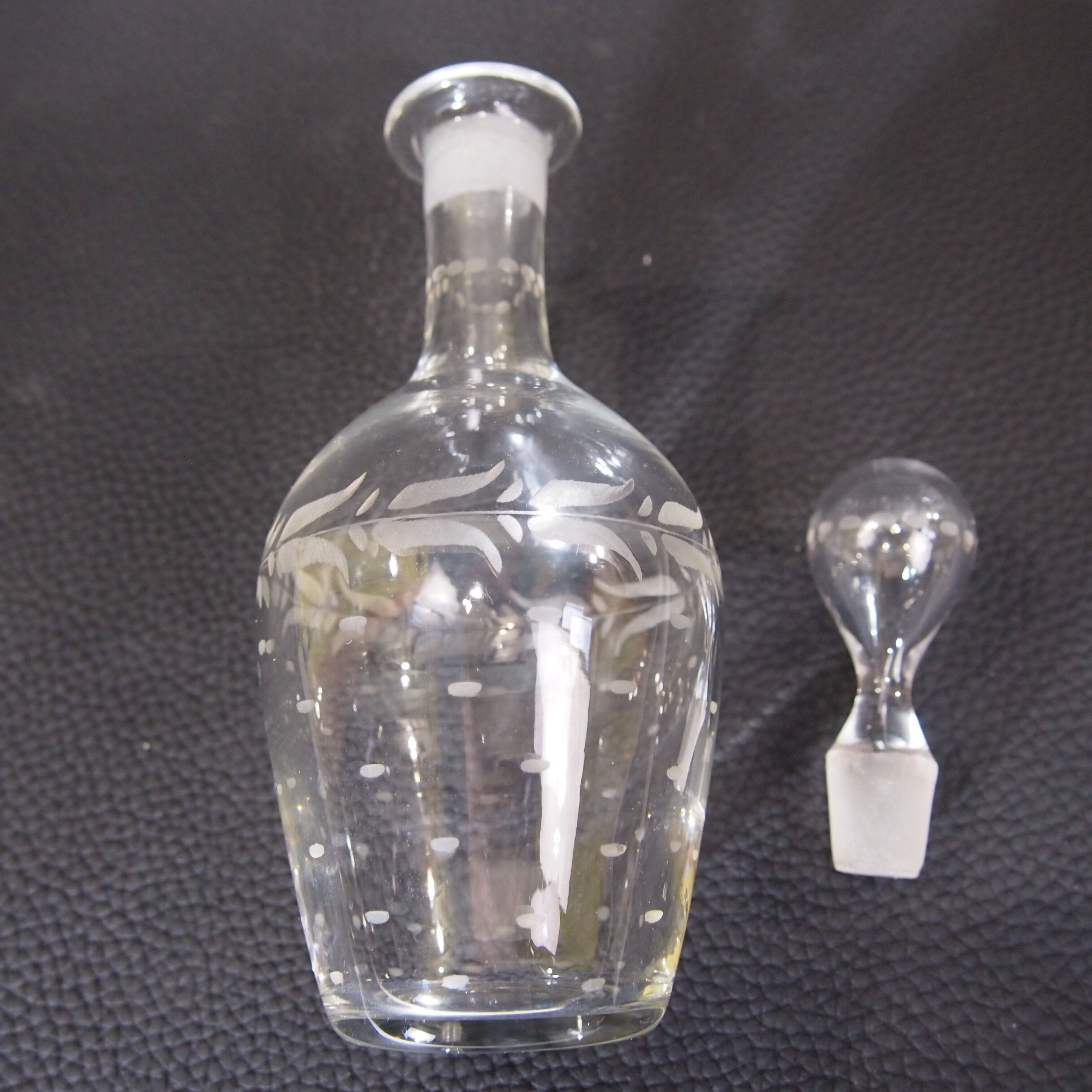 Glass crystal bottle
