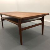 Table basse danoise du milieu du siècle avec rangement de A / S Niels Bach, 1960s