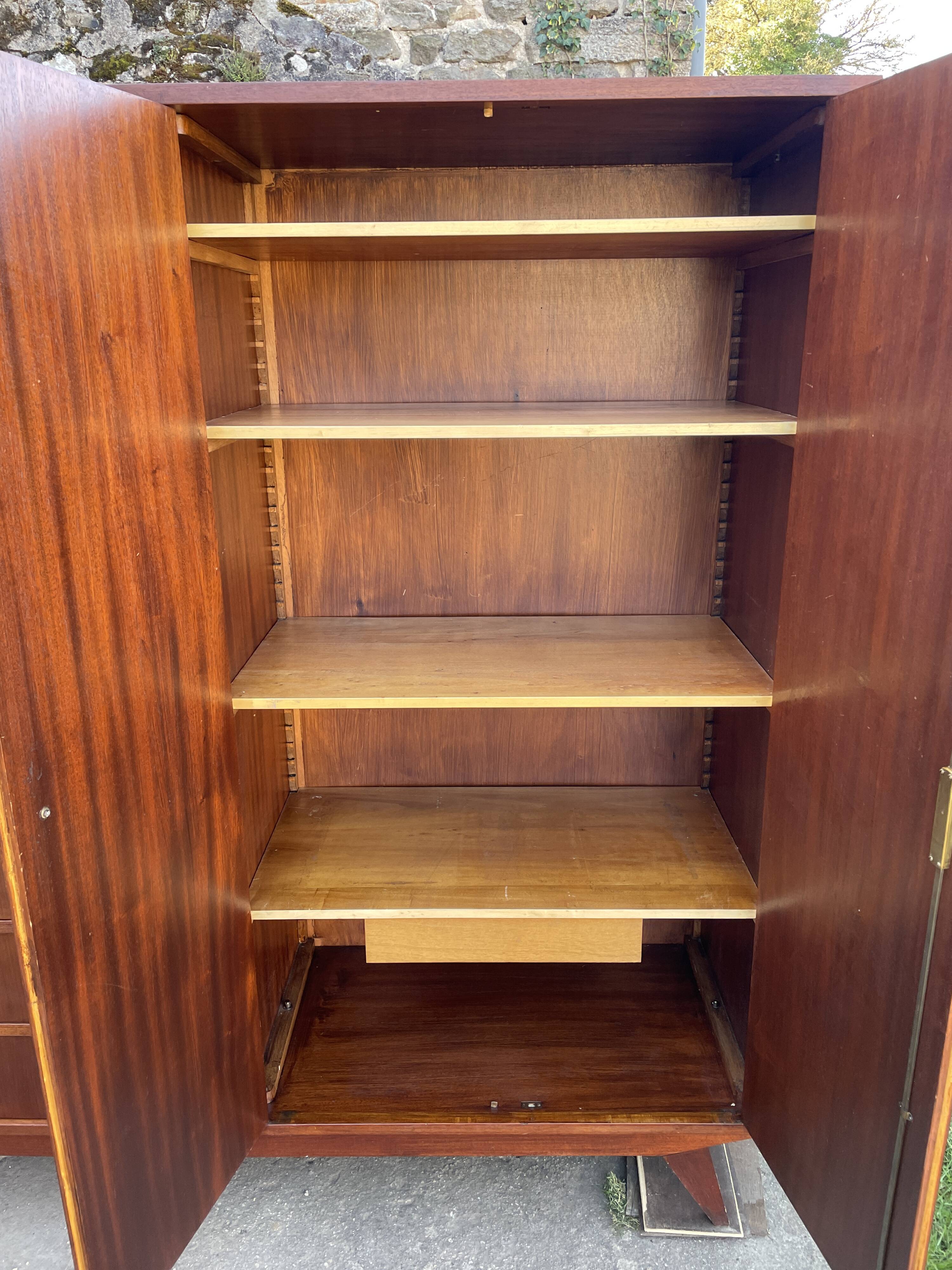 Armoire pieds compas 1960