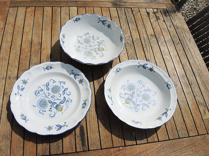 Former Keller & Guerin Lunéville Tableware Service (52 pcs)