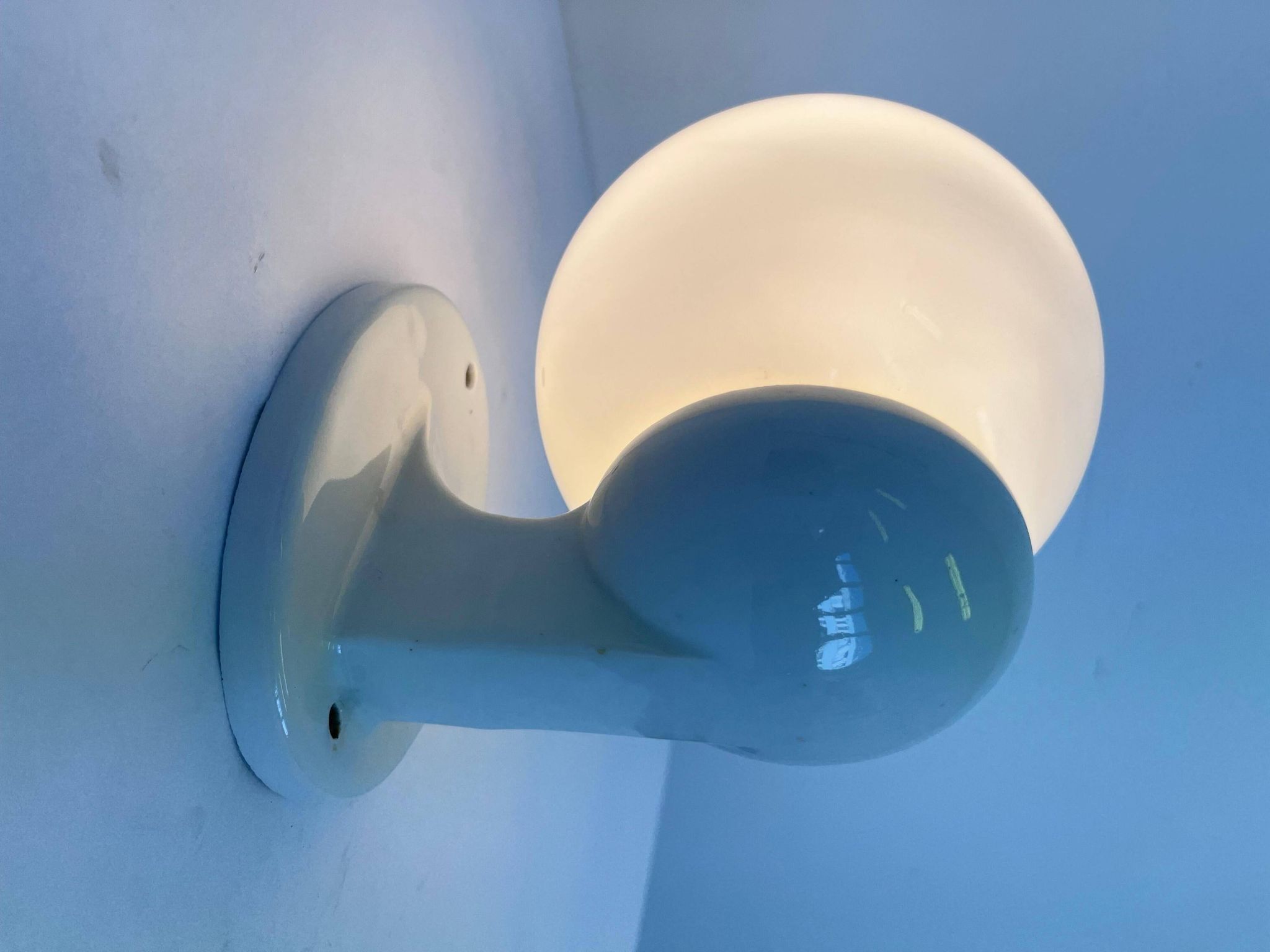 Pair of Bauhaus Wall Lamps in Porcelain and Glass - Design - 1930s