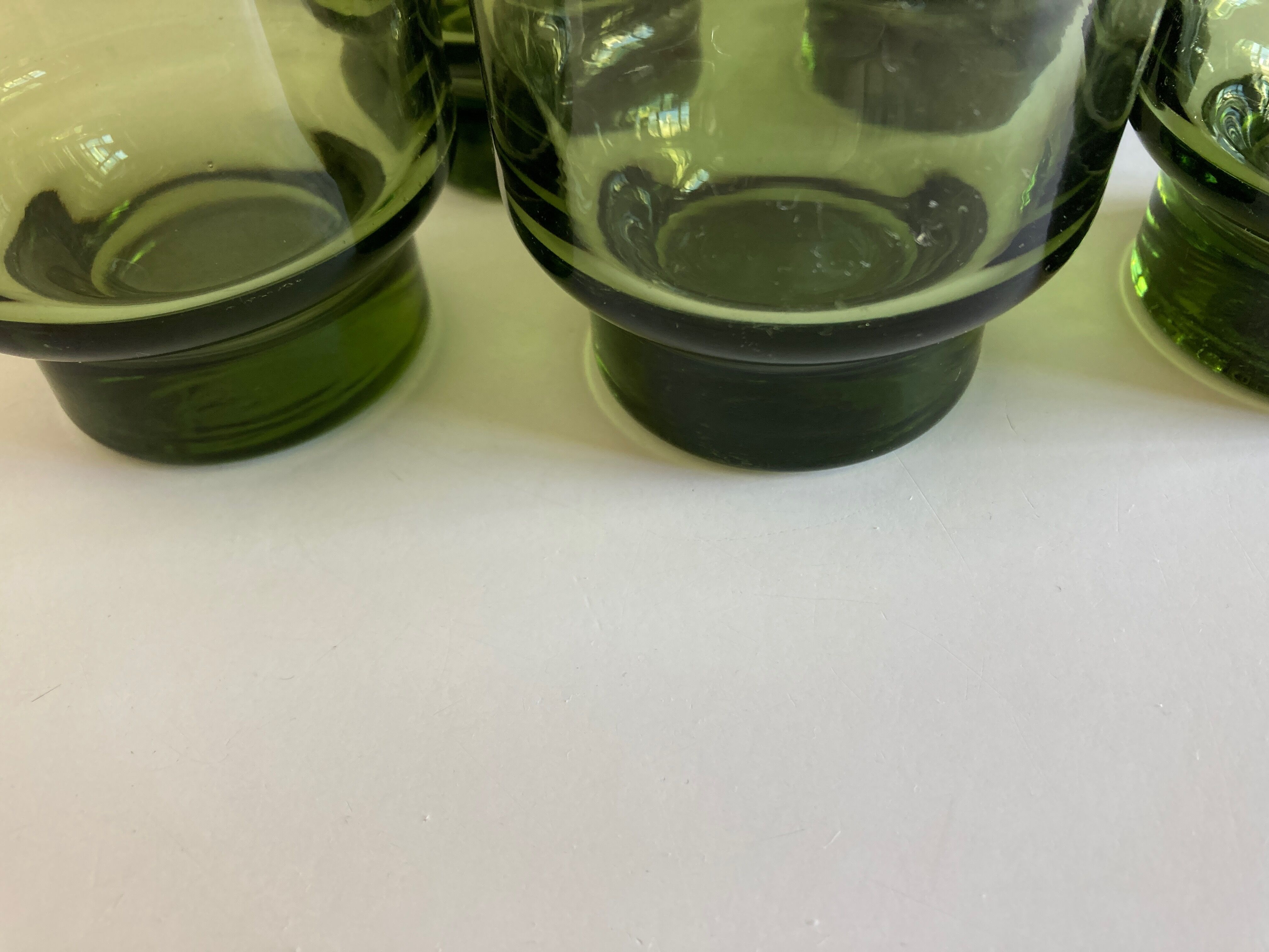 Set de 8 verres gobelets 1960 en verre vert