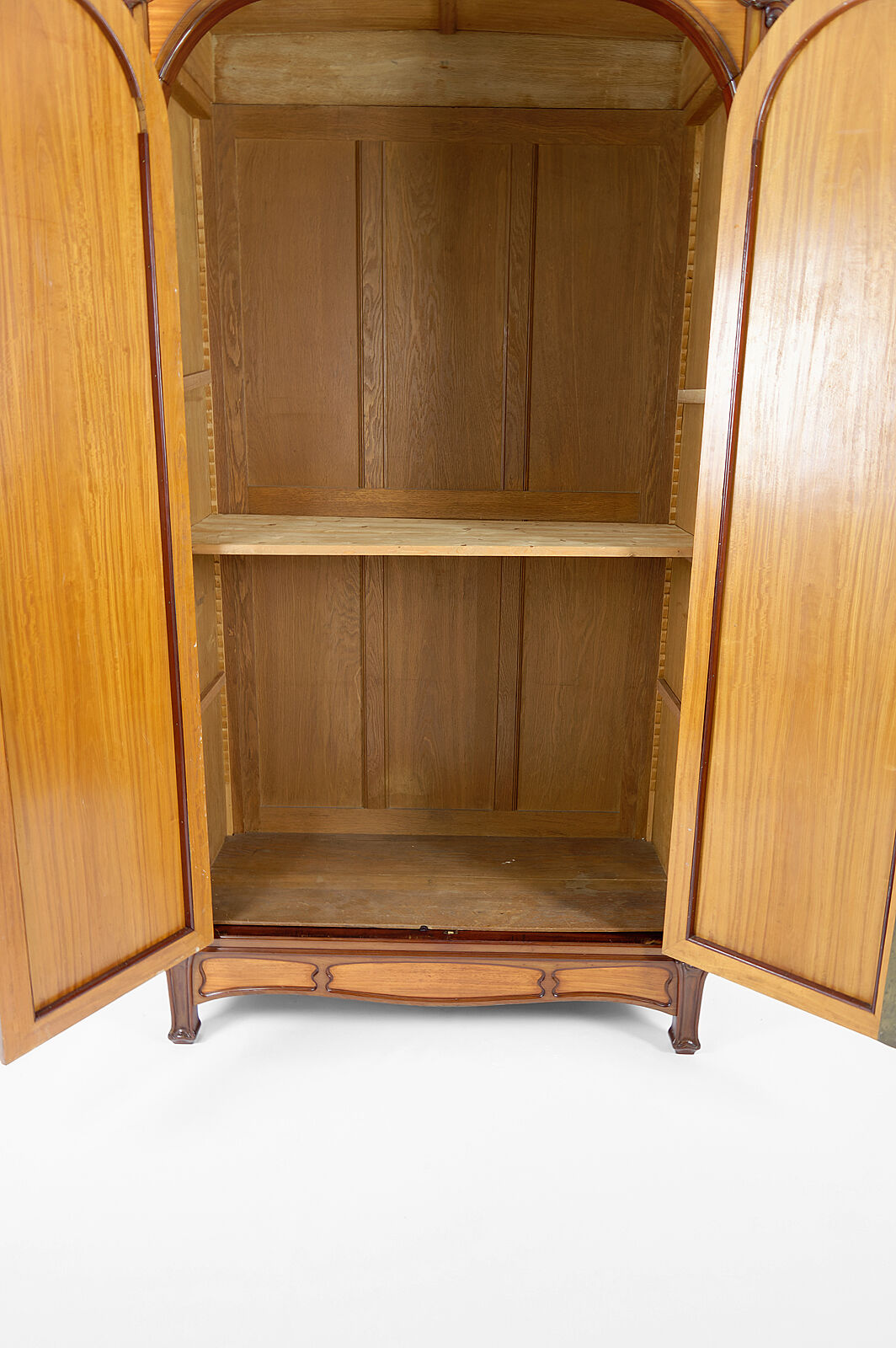 Mahogany inlaid Art Nouveau cabinet, France, circa 1900