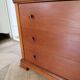 Elégante commode  en merisier – 3 tiroirs –Années 80