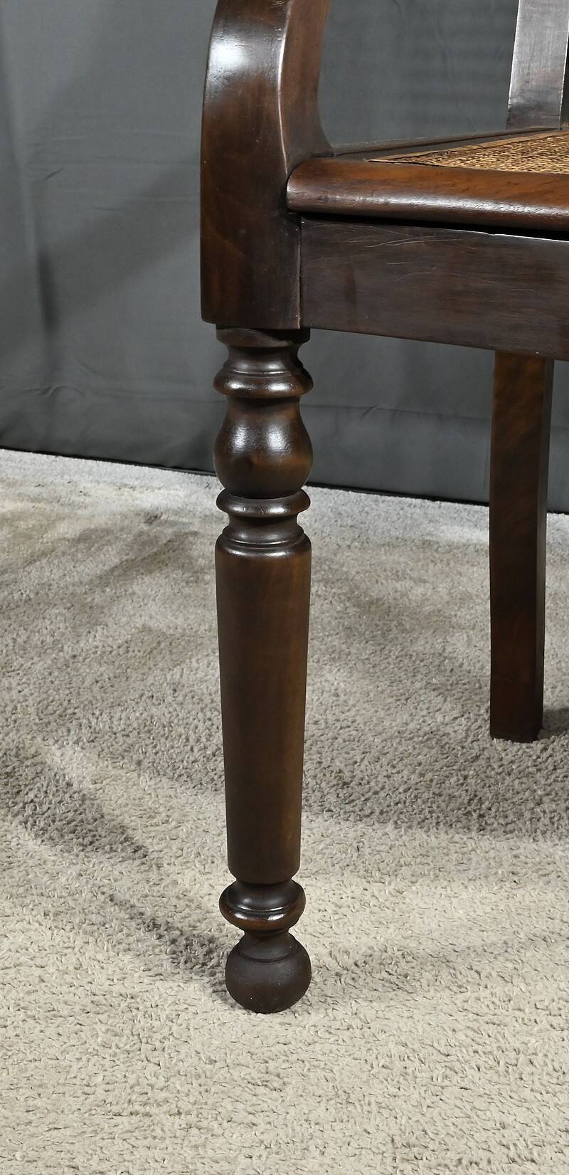 Hairdresser's armchair in solid beech, Louis-Philippe style - Early 20th century