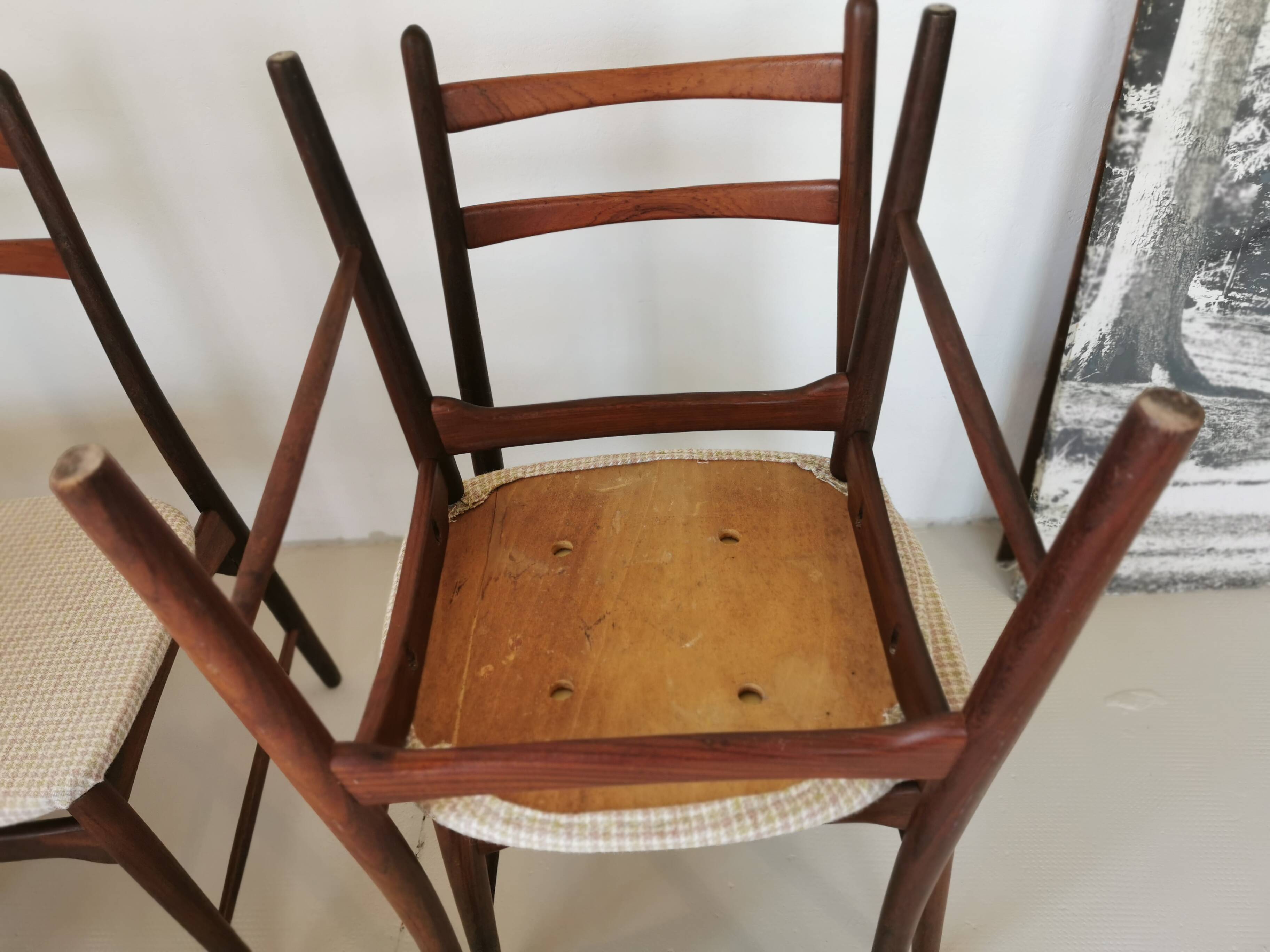 Set of 4 Scandinavian chairs no