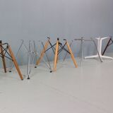 Charles & Ray Eames Set of 4 Off white "H-Base" Chairs for Herman Miller, 1960