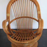Swivel rattan chair