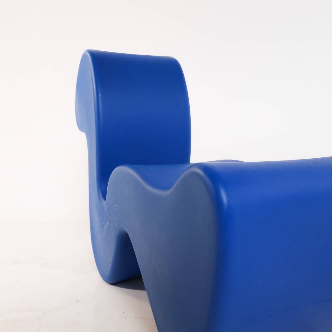 Chaise Phantom Bleue par Verner Panton