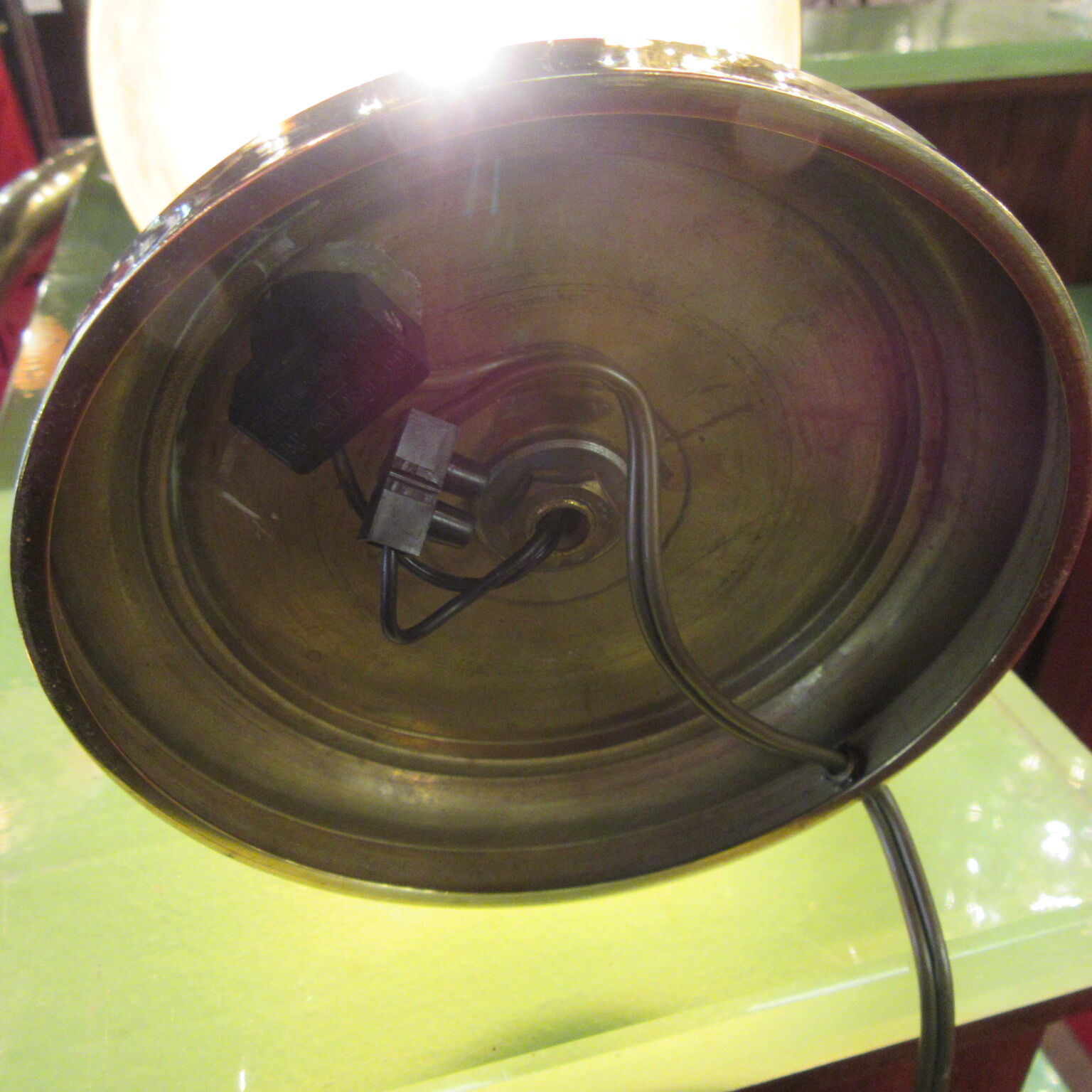 Lampe à poser en laiton doré