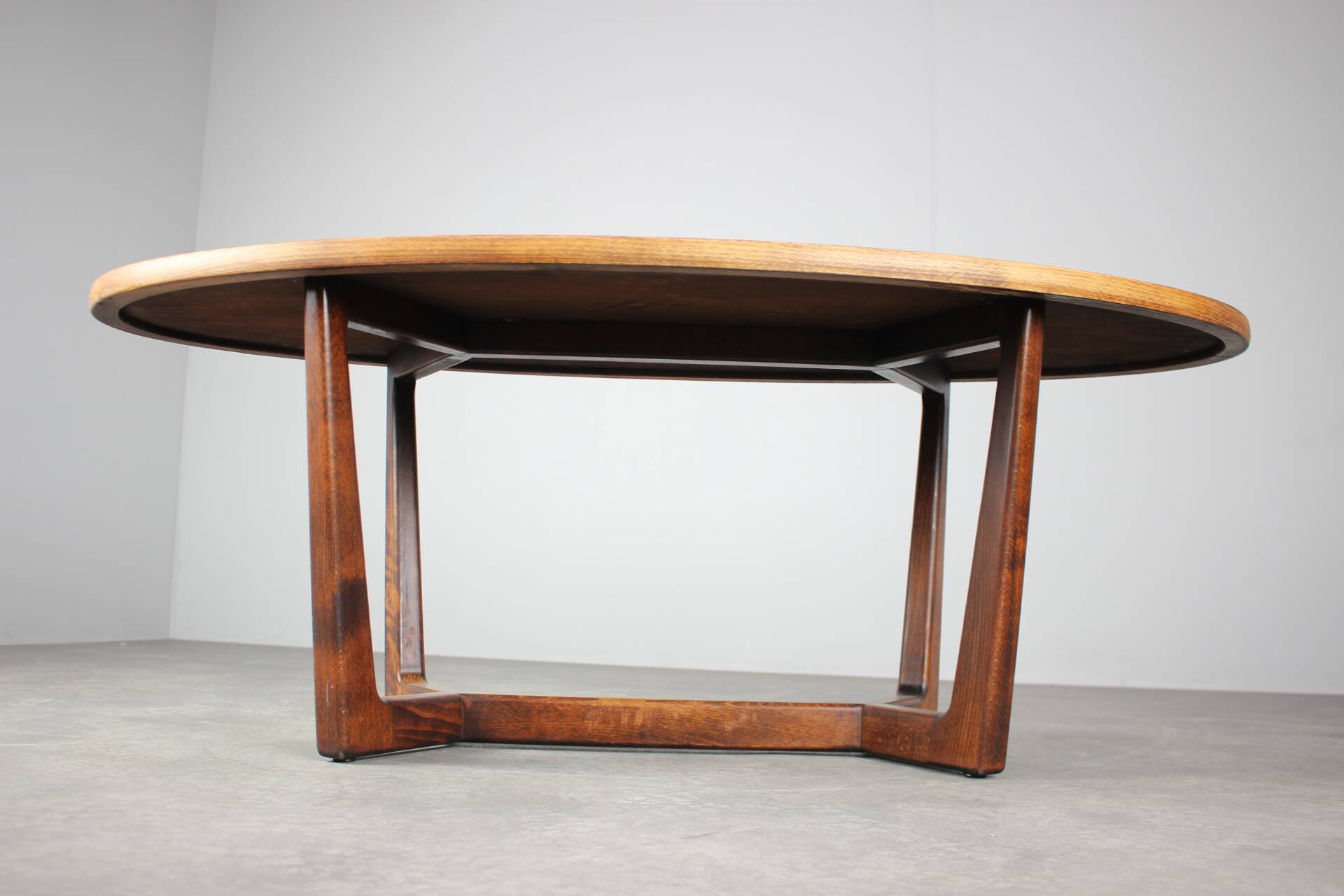 Table de conférence milieu du siècle par Dřevotvar, années 1960