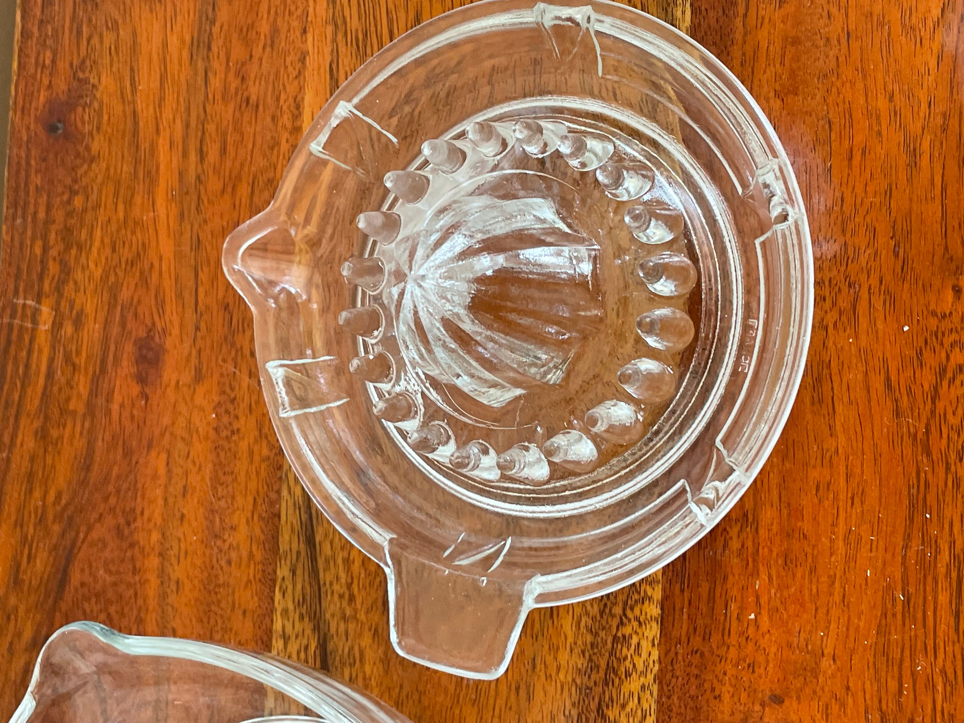 2 glass citrus presses