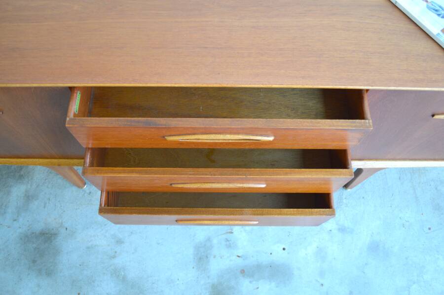 Sideboard with sliding doors * 183 cm