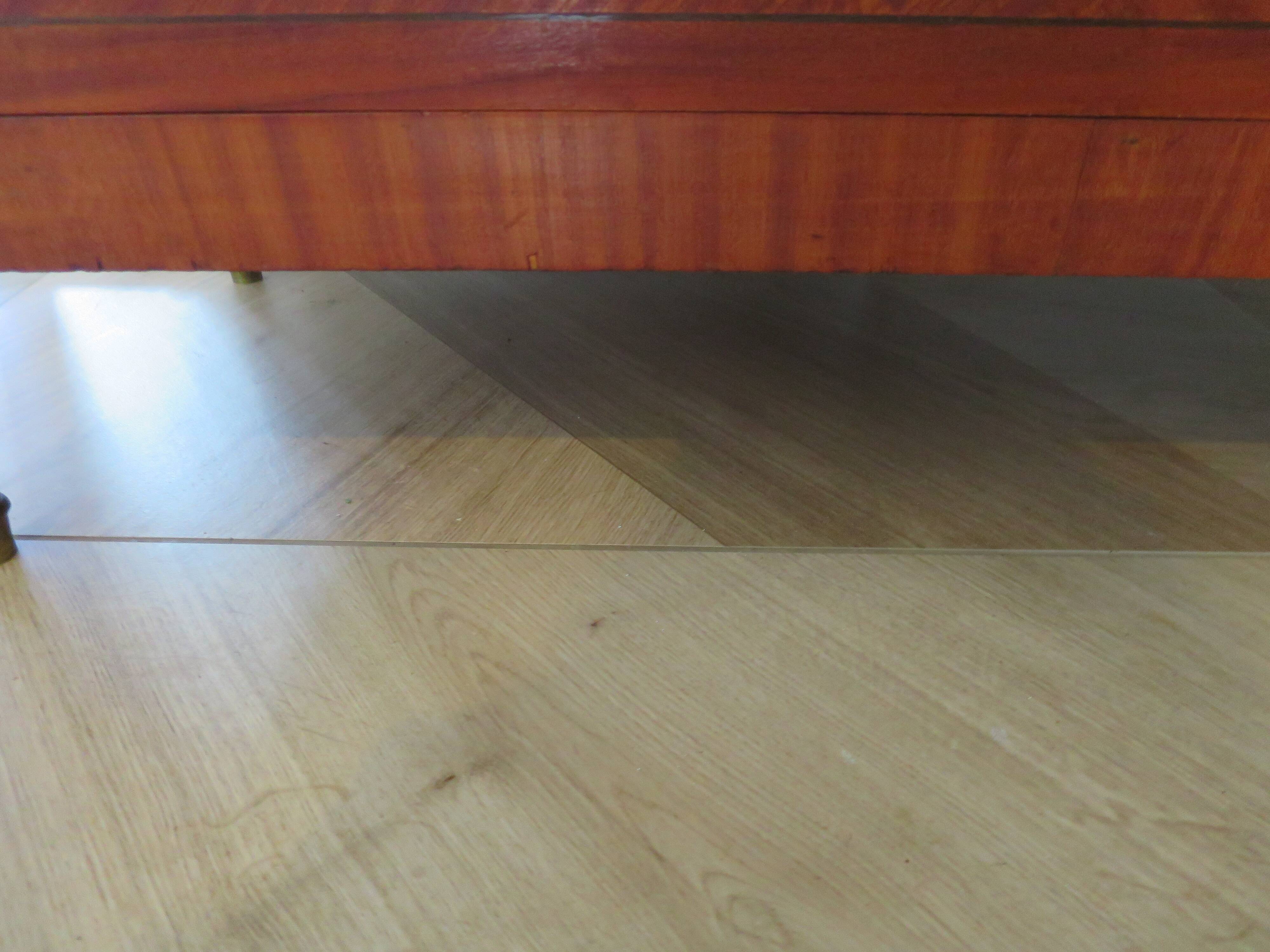 Louis XVI chest of drawers - Bronze - Butterfly wood veneer marquetry - 1930