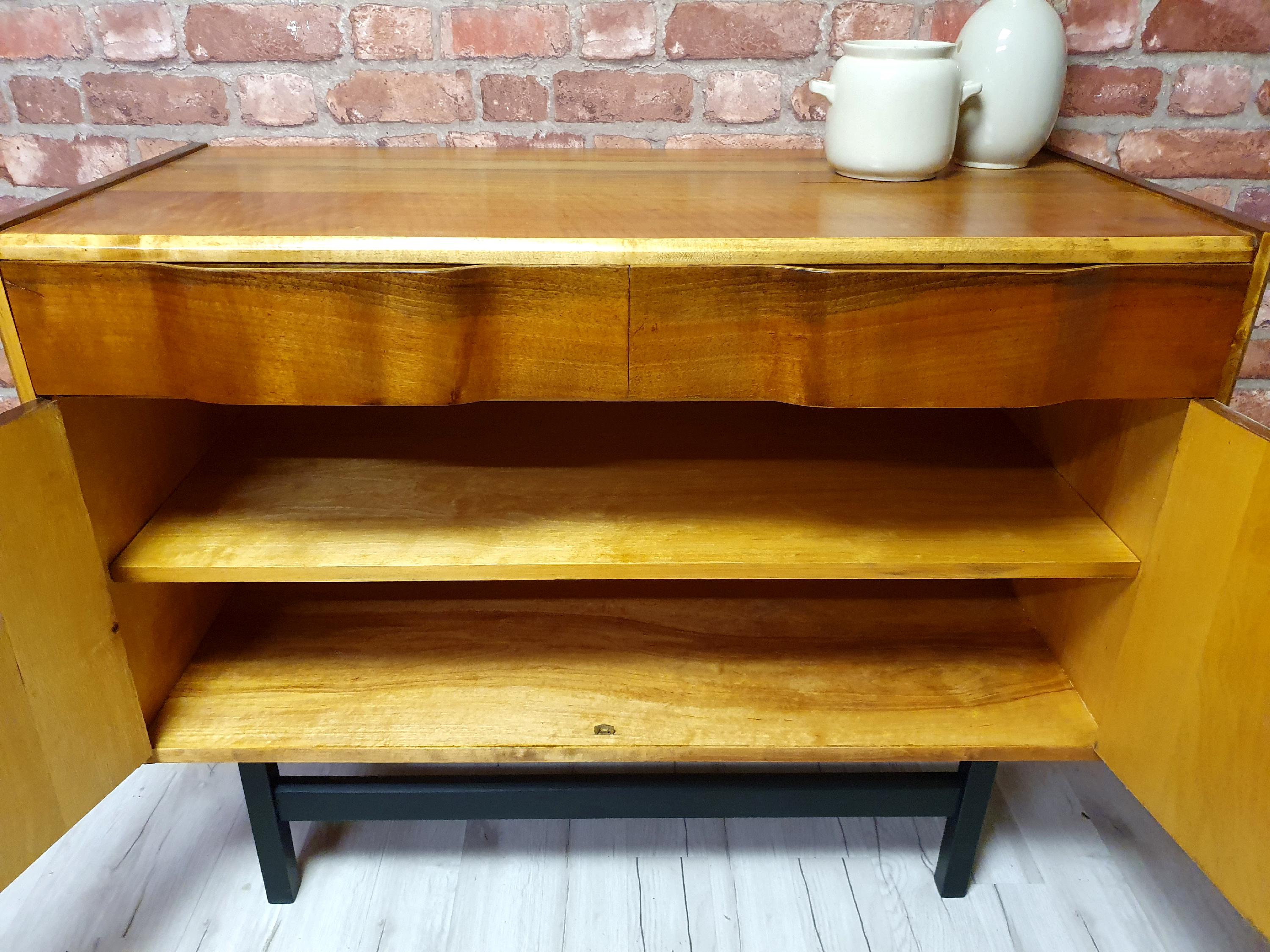 Buffet rénové vintage, Pologne, années 60
