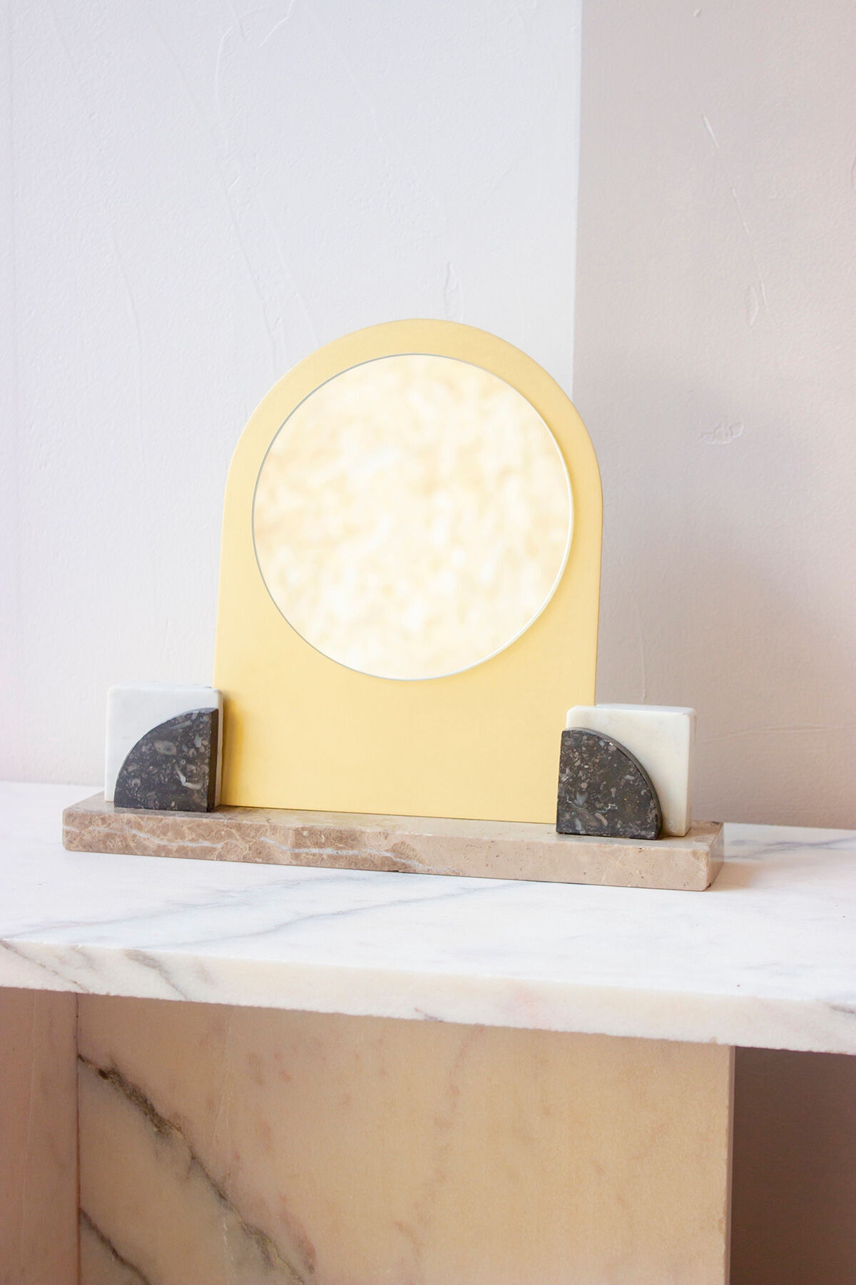Mirror on base in brass and marble 3 colors