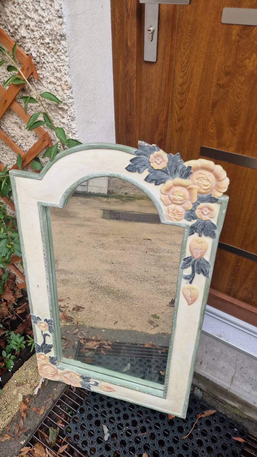 Shabby chic mirror with carved wooden flowers