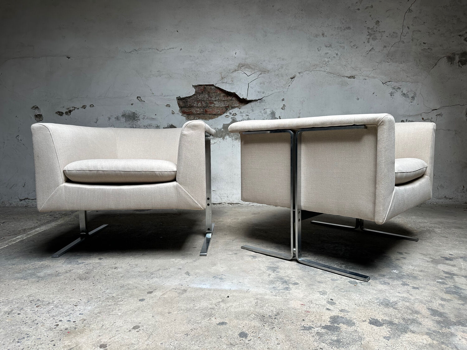 Set of two Artifort lounge chairs by Geoffrey Harcourt