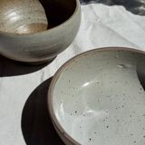 A small speckled grey stoneware bowl D13.5 H8