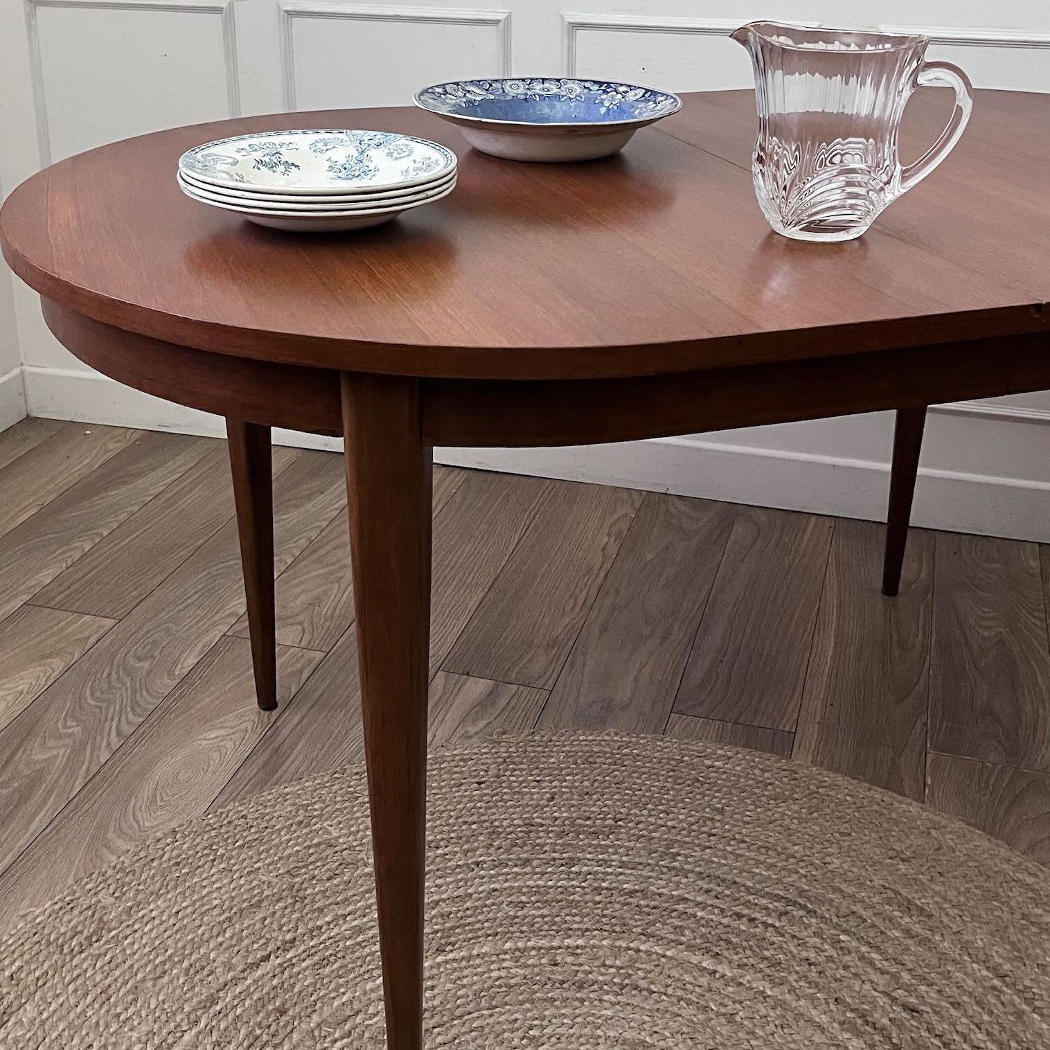 Table en teck ovale vintage