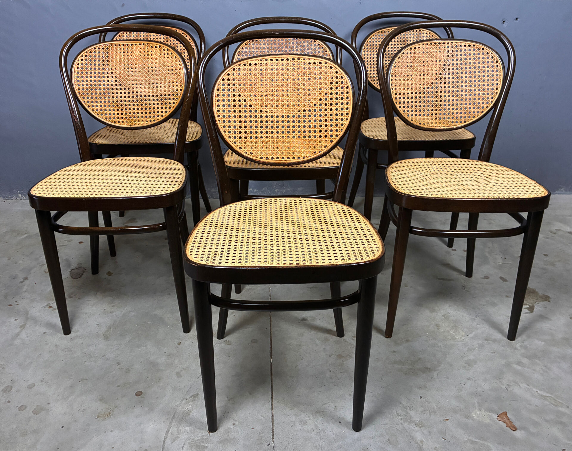 Thonet 215r 6 chairs, classic design
