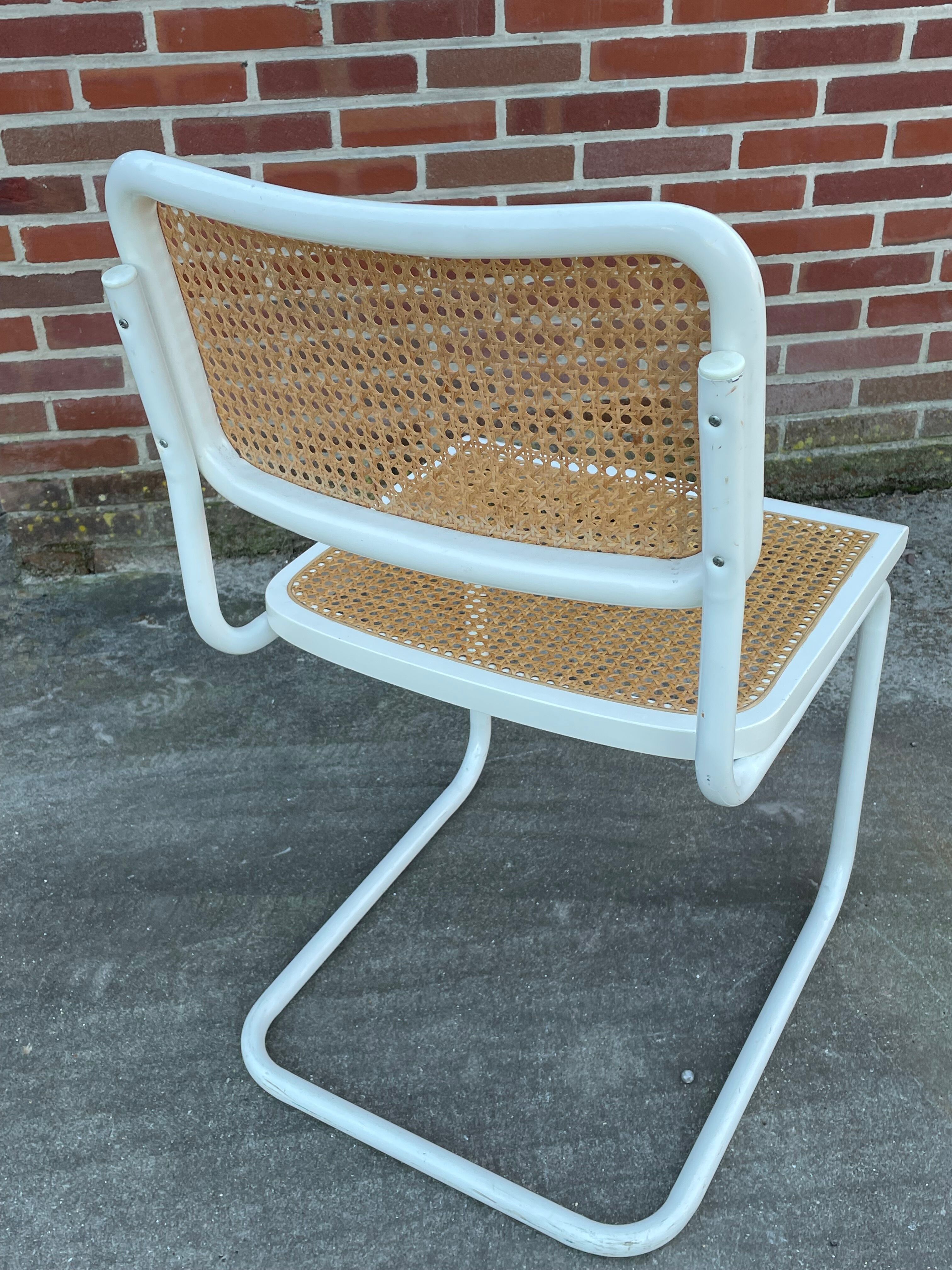 Set of 4 Cesca b32 model chairs in white