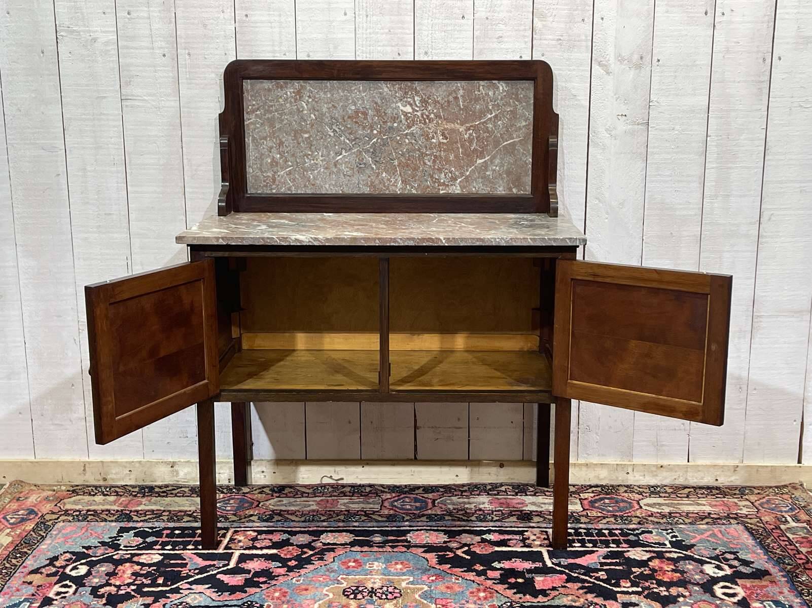 English toilet furniture in mahogany and marble from the early 20th century.