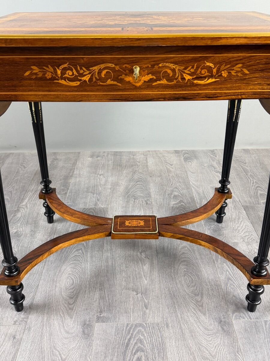 Table à écrire Napoléon III en marqueterie, XIXe siècle
