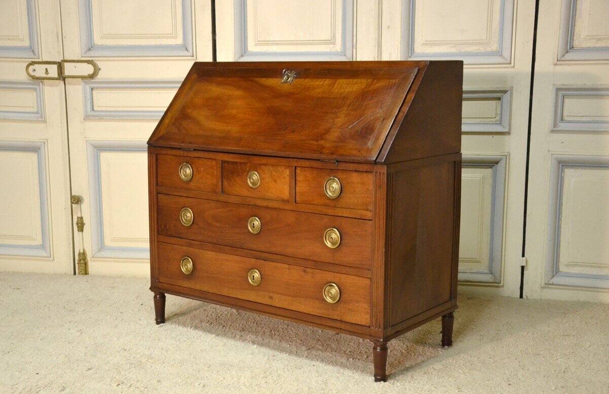 Bureau De Pente En Noyer d'époque Directoire