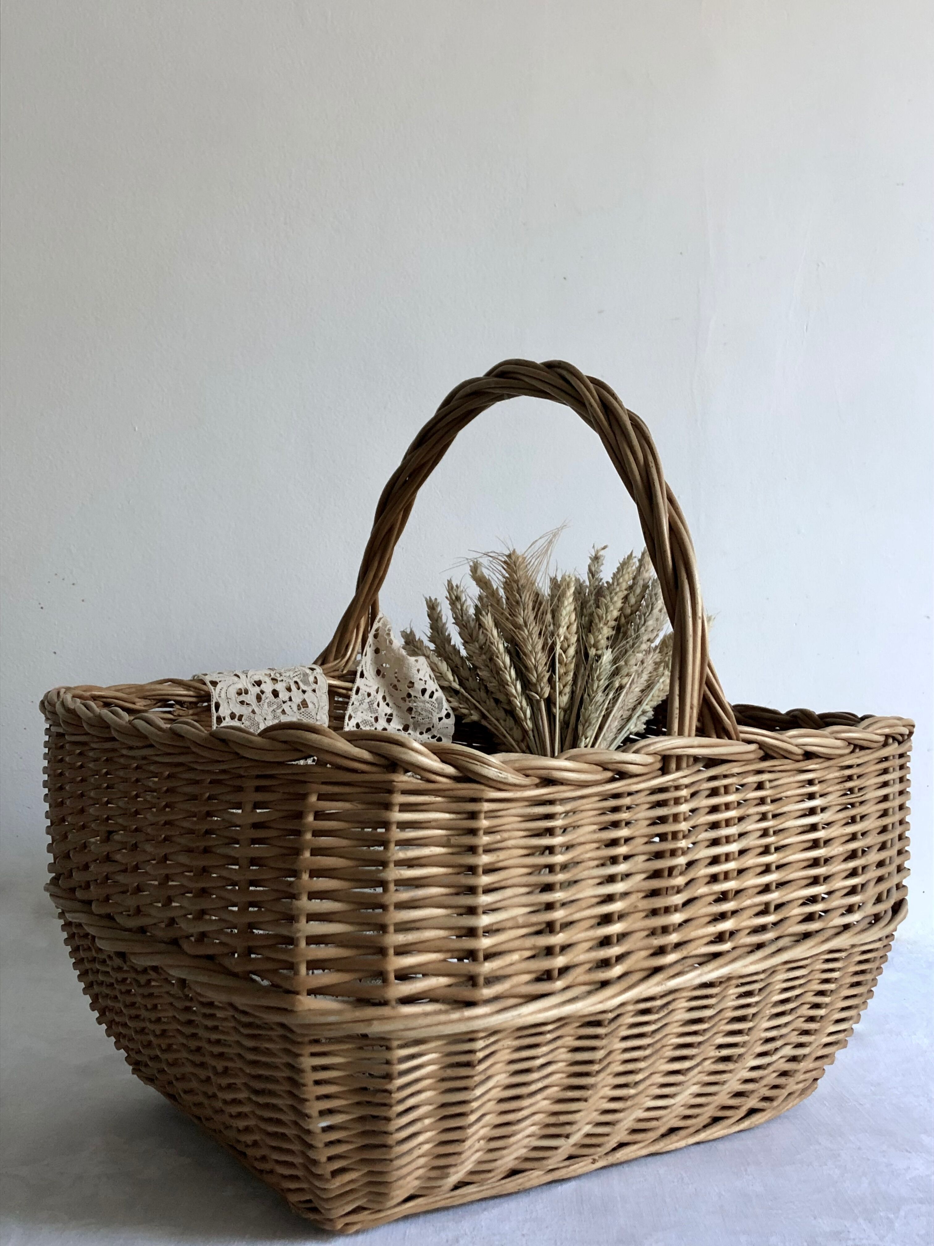 Woven wicker basket