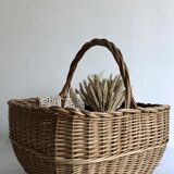 Woven wicker basket