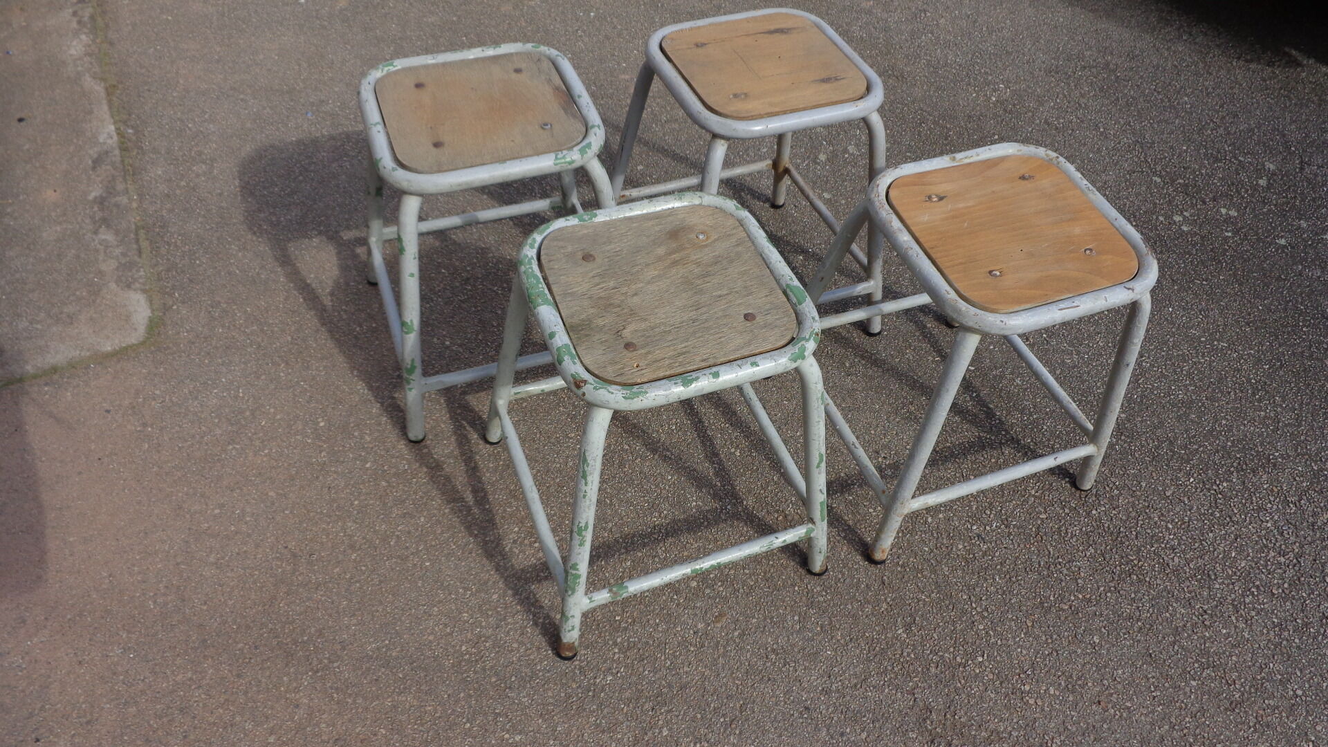 Set of 4 industrial stools