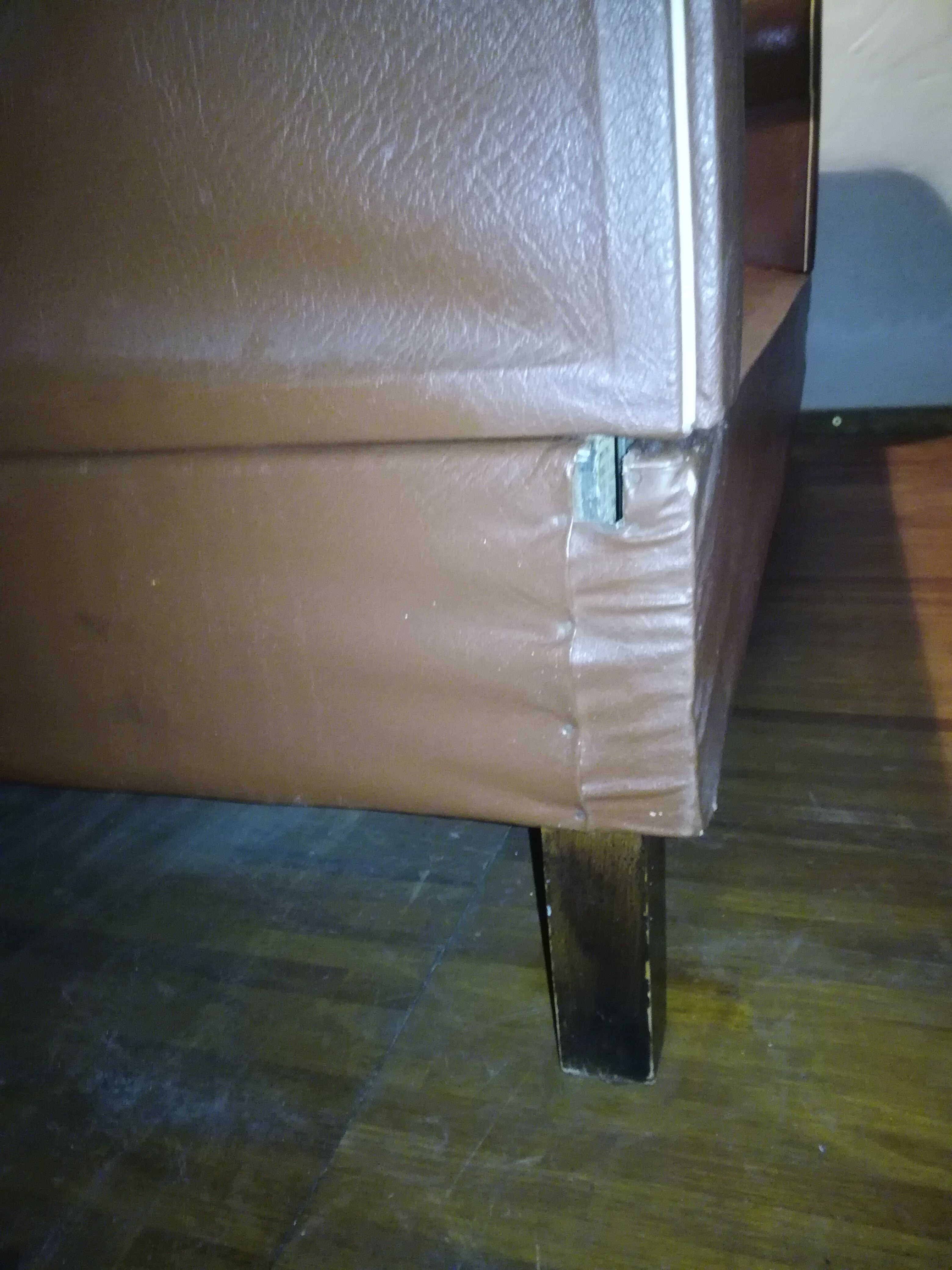 2-seater vintage fawn skai