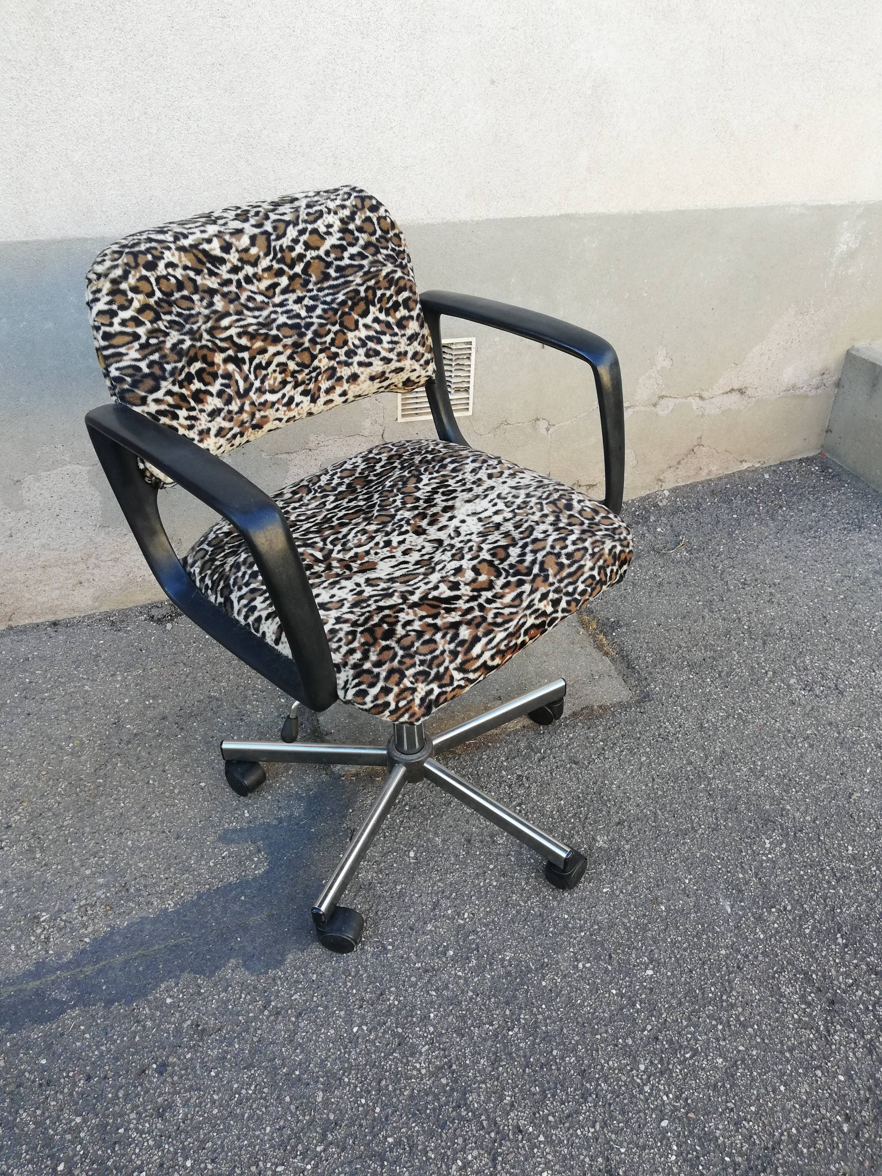 Vintage leopard fabric office chair