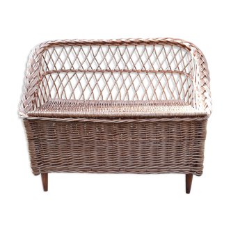 Wicker child's box bench