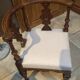 Paire de fauteuils de coin de style Louis XVI début 20ème