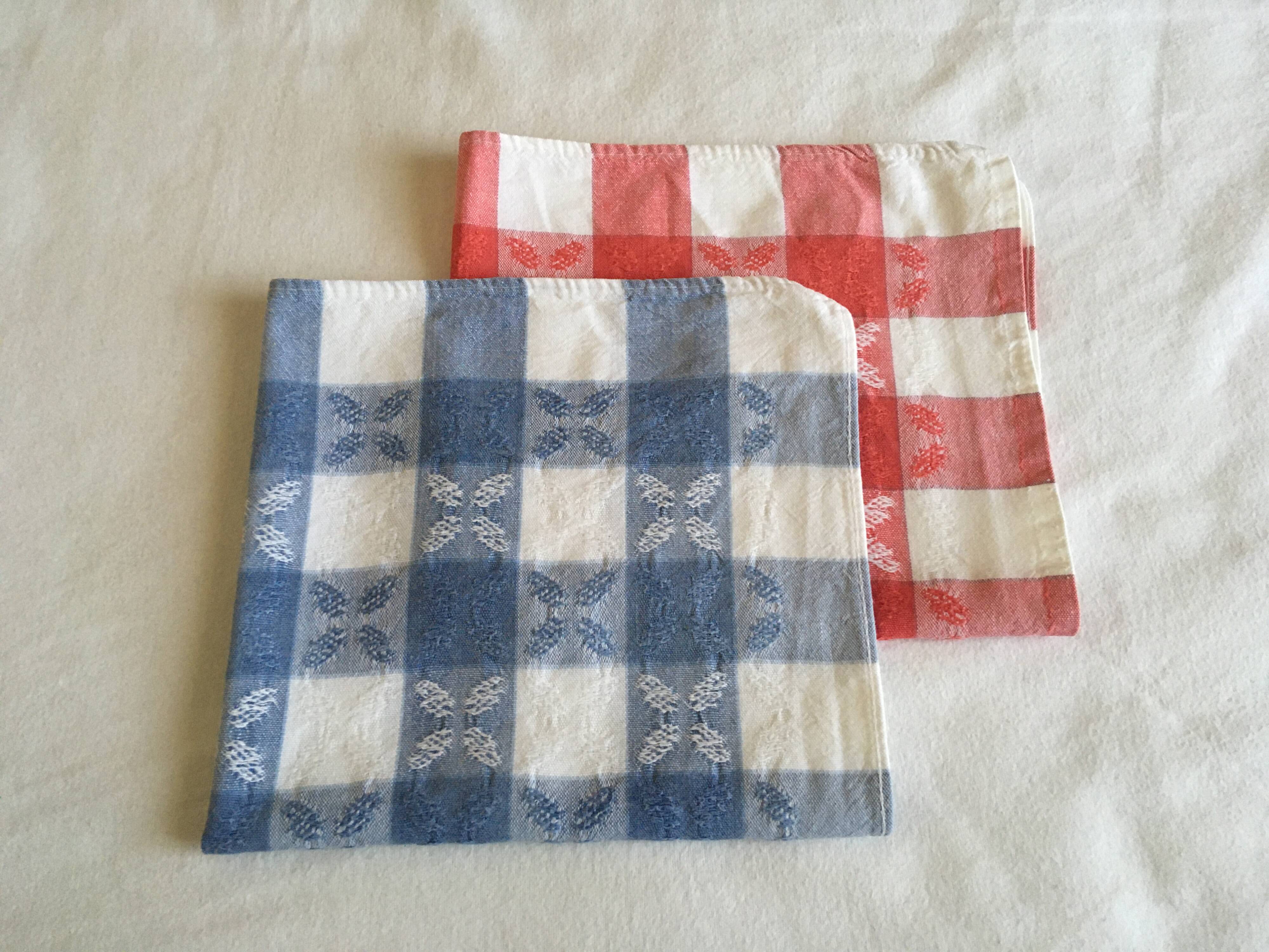 2 red/blue bistro napkins 45 x 43